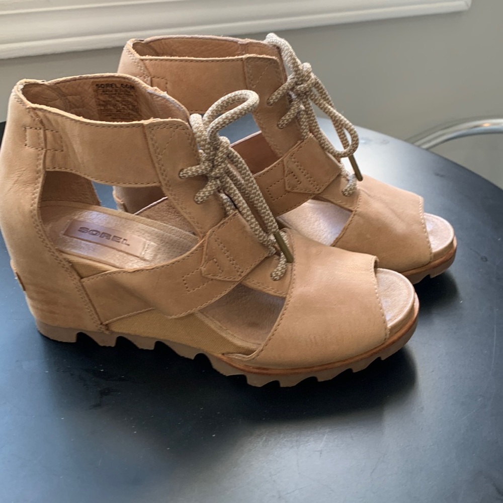 Sorel Joanie lace up wedge